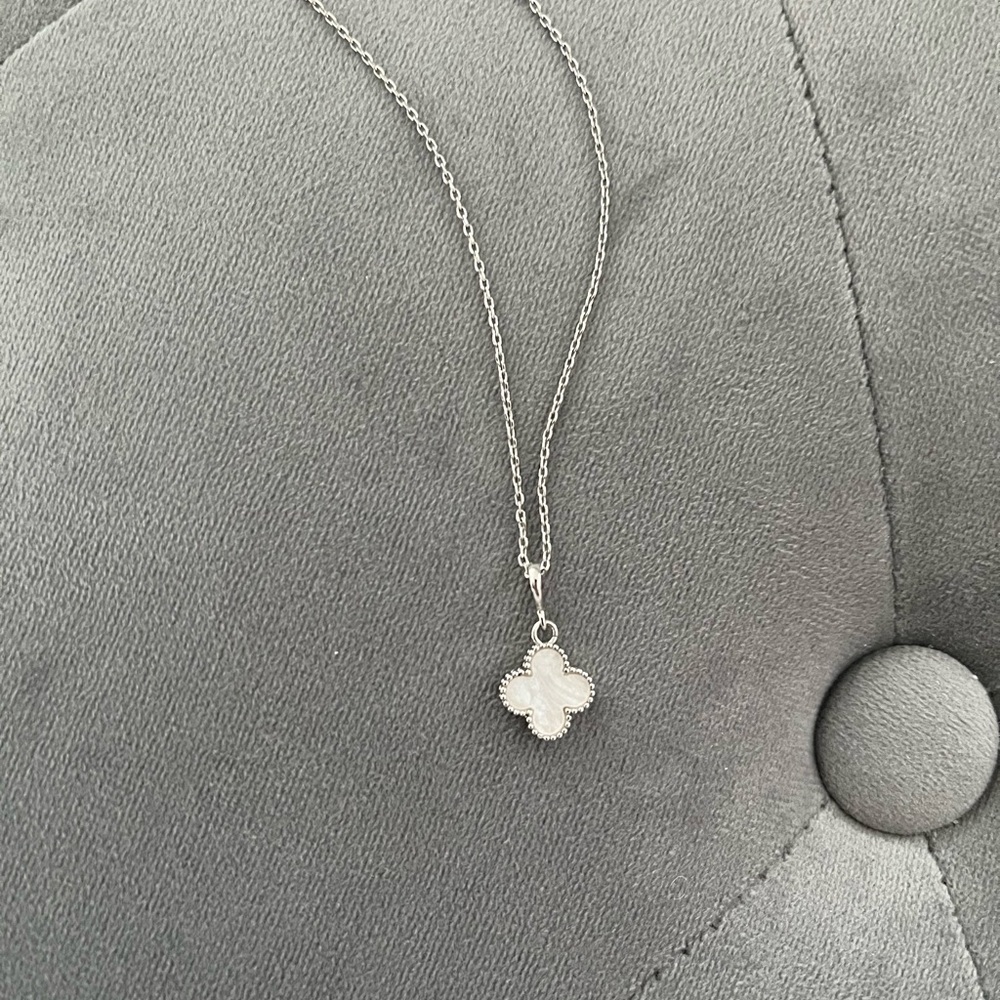 Elegant Silver Clover Pendant Necklace
